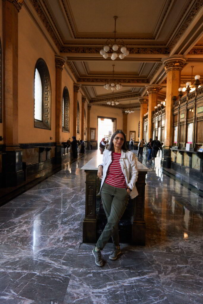Angela Acosta, Photographer in mexico city post office. Is Instagram Necessary for My Business post. 